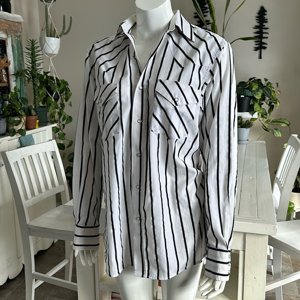 Vintage MWG black/silver striped men’s pearl button western Men’s button down 🕰️